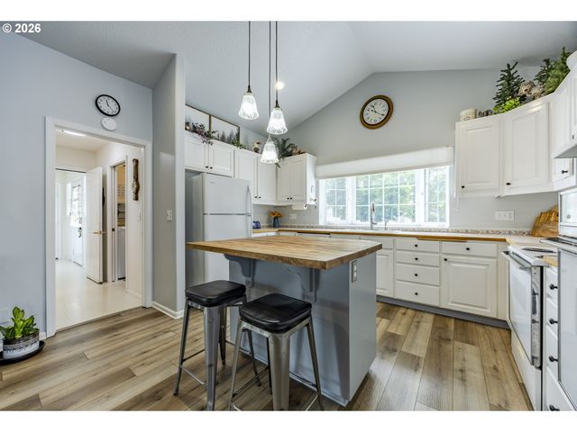 2911 SHIRLEY St, Eugene, OR 97404