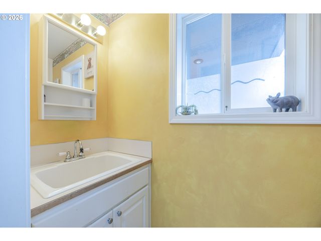 2911 SHIRLEY St, Eugene, OR 97404
