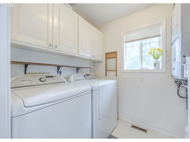 2911 SHIRLEY St, Eugene, OR 97404