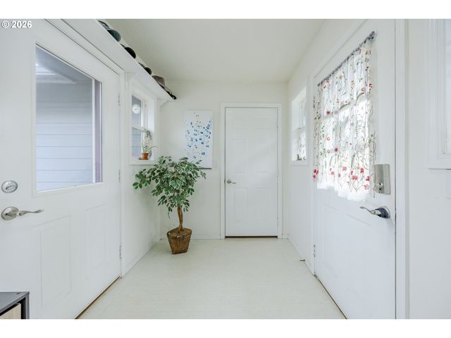 2911 SHIRLEY St, Eugene, OR 97404