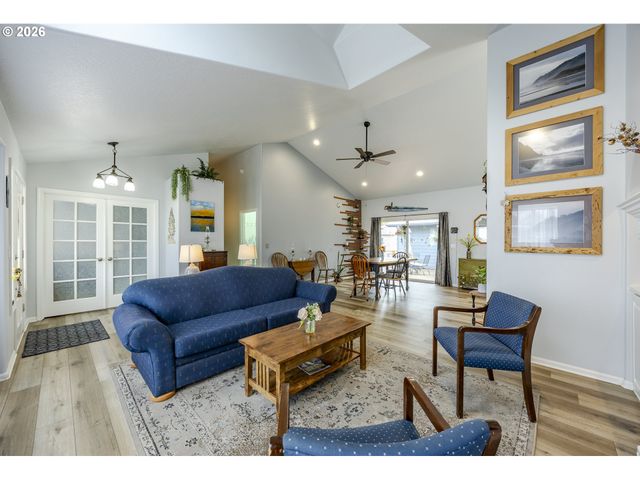 2911 SHIRLEY St, Eugene, OR 97404