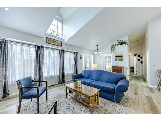 2911 SHIRLEY St, Eugene, OR 97404