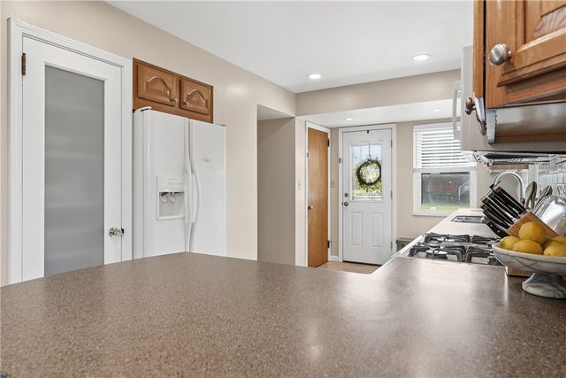 835 Wible Run Rd, Shaler, PA 15209