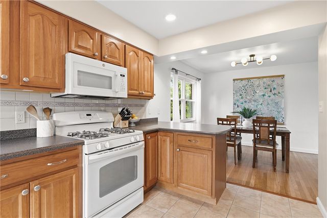 835 Wible Run Rd, Shaler, PA 15209