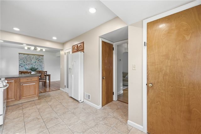 835 Wible Run Rd, Shaler, PA 15209