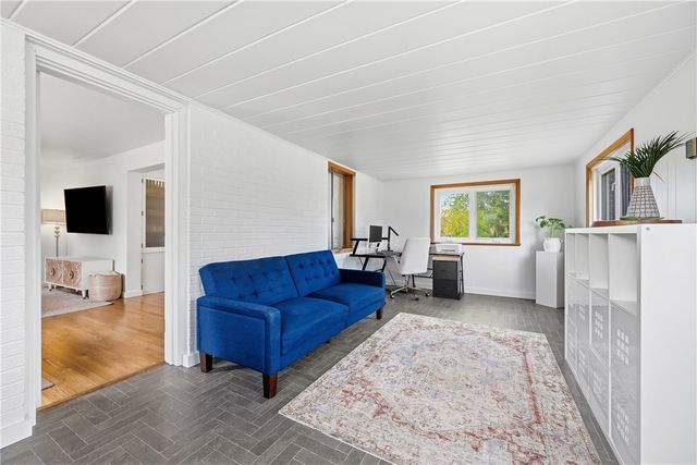 835 Wible Run Rd, Shaler, PA 15209