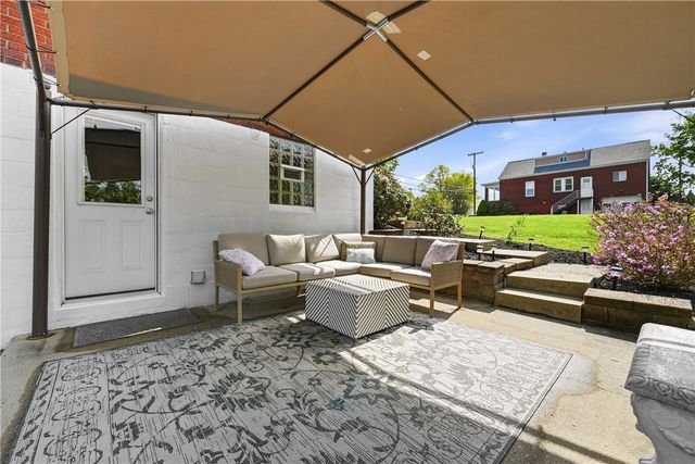 835 Wible Run Rd, Shaler, PA 15209