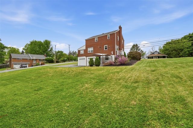 835 Wible Run Rd, Shaler, PA 15209