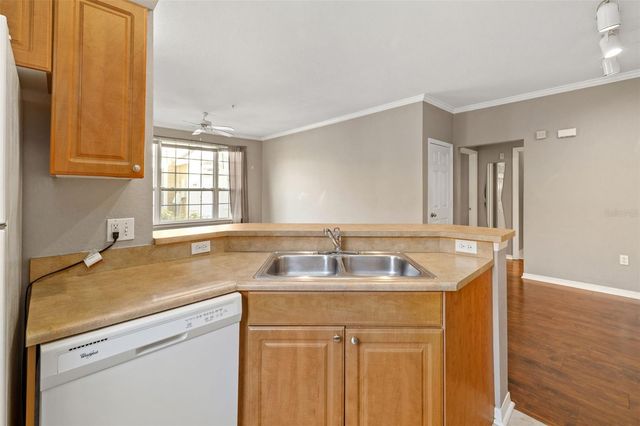 5501 ROSEHILL ROAD 103, Sarasota, FL 34233
