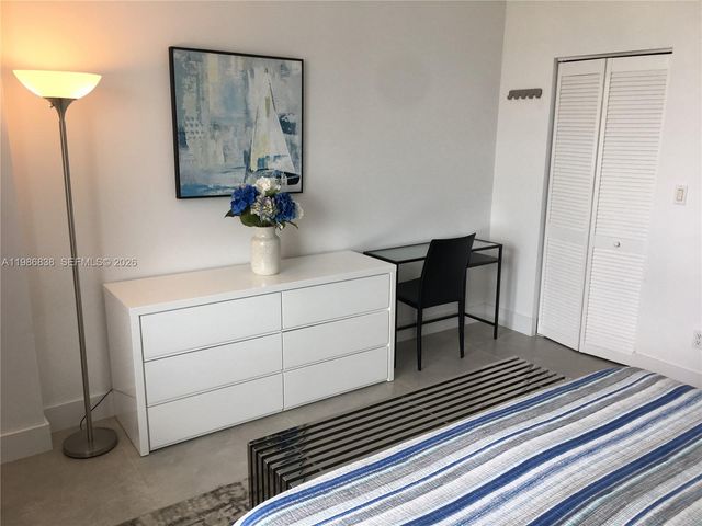 335 S Biscayne Blvd 3910, Miami, FL 33131