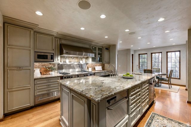 1220 E YALE AVE, Salt Lake City, UT 84105