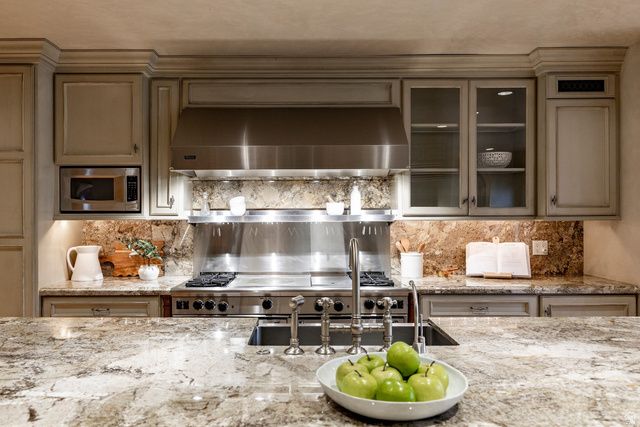 1220 E YALE AVE, Salt Lake City, UT 84105