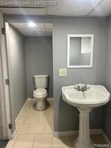 371 Hillcliff Drive, Waterford Charter Township, MI 48328