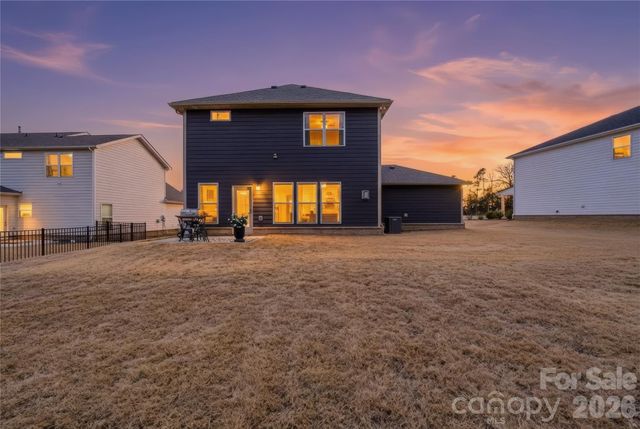 607 Southstone Drive, Matthews, NC 28104