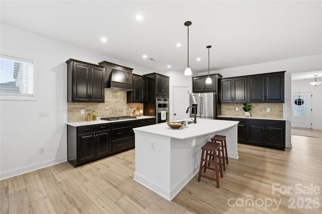 607 Southstone Drive, Matthews, NC 28104