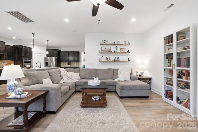 607 Southstone Drive, Matthews, NC 28104