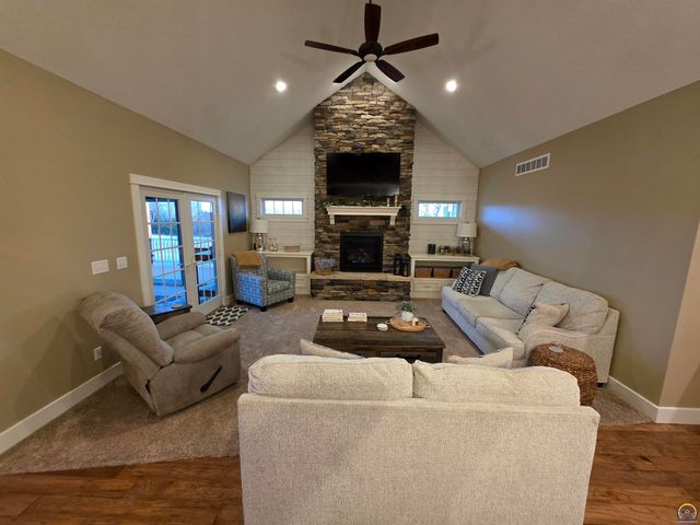 5 Locust Lane, Emporia, KS 66801