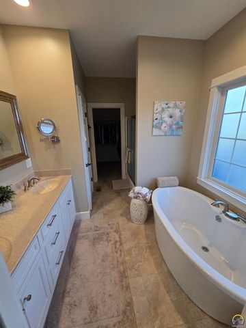 5 Locust Lane, Emporia, KS 66801