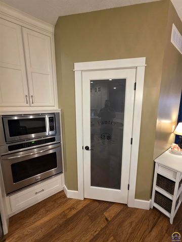 5 Locust Lane, Emporia, KS 66801