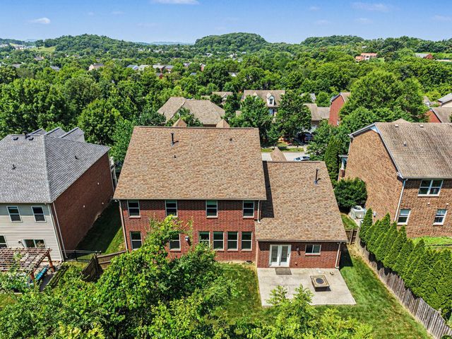 1414 Chantilly Ln, Franklin, TN 37067