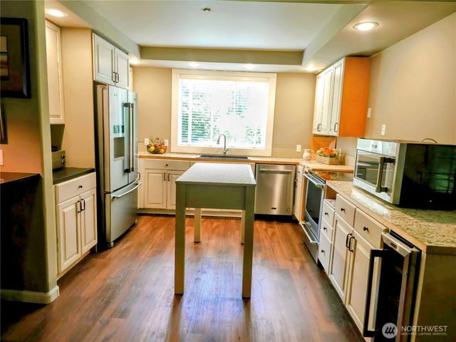 23618 SE Tiger Mountain Road, Issaquah, WA 98027