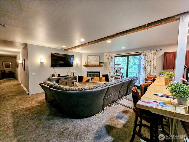 23618 SE Tiger Mountain Road, Issaquah, WA 98027