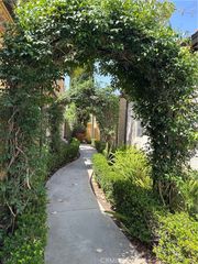 70 Chantilly, Irvine, CA 92620