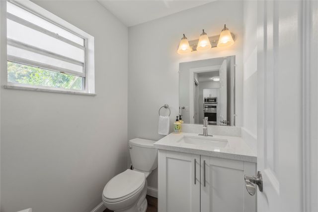 600 SW Natura Blvd B, Deerfield Beach, FL 33441