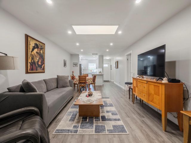 600 SW Natura Blvd B, Deerfield Beach, FL 33441