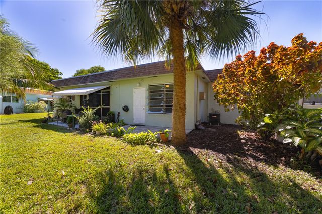 600 SW Natura Blvd B, Deerfield Beach, FL 33441