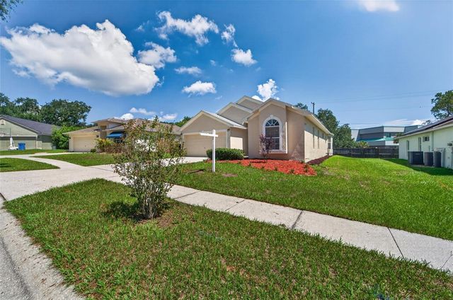 418 HENDERSON AVENUE, Seffner, FL 33584