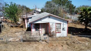 1703 N 5th, Crystal City, TX 78839