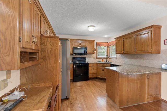 3212 Bryn Mawr Drive, Independence, MO 64057