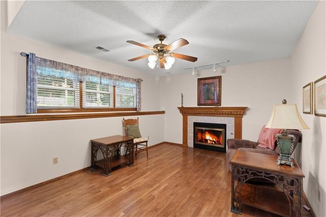 3212 Bryn Mawr Drive, Independence, MO 64057