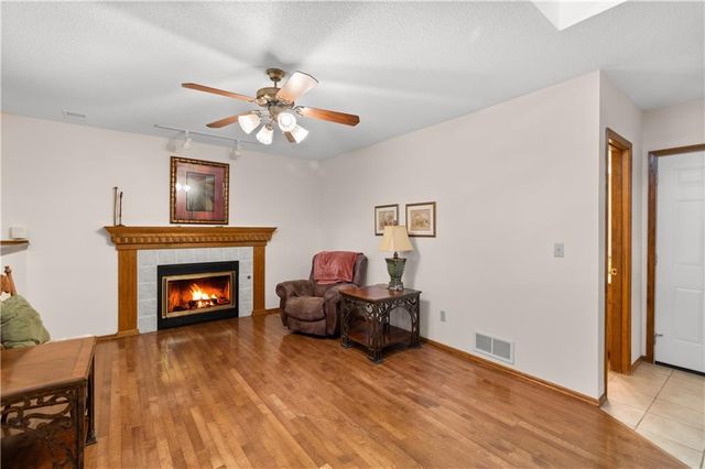 3212 Bryn Mawr Drive, Independence, MO 64057