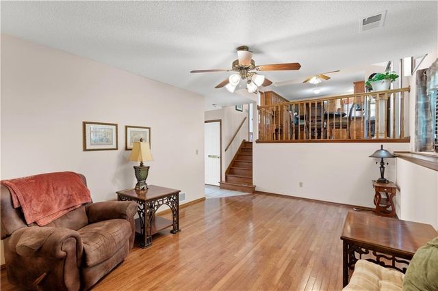 3212 Bryn Mawr Drive, Independence, MO 64057