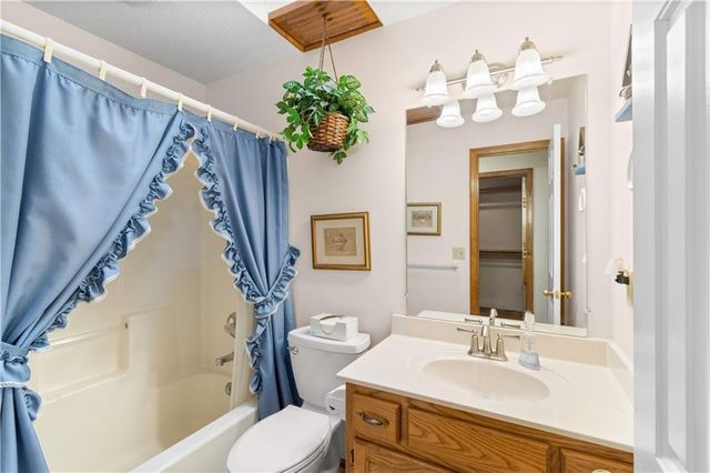 3212 Bryn Mawr Drive, Independence, MO 64057