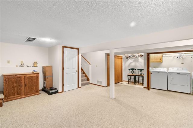 3212 Bryn Mawr Drive, Independence, MO 64057