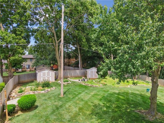 3212 Bryn Mawr Drive, Independence, MO 64057