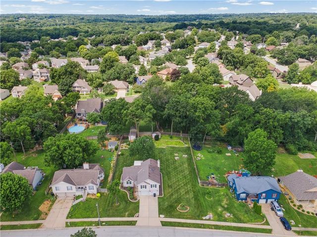 3212 Bryn Mawr Drive, Independence, MO 64057