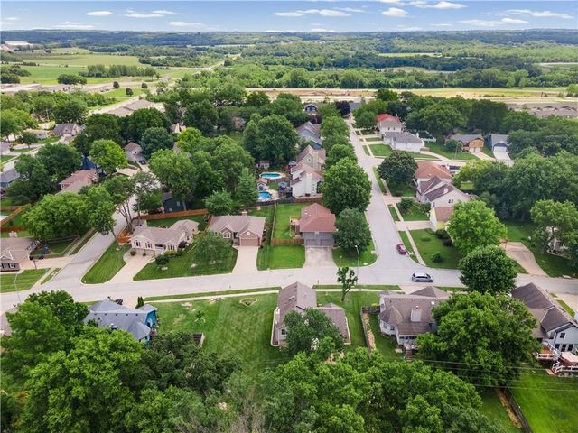 3212 Bryn Mawr Drive, Independence, MO 64057