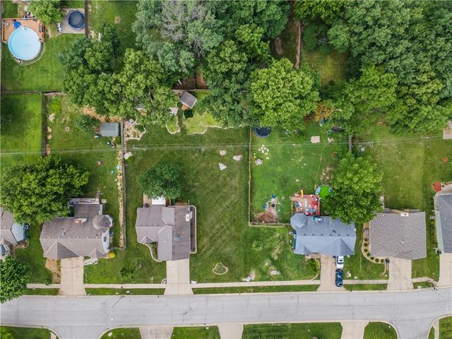 3212 Bryn Mawr Drive, Independence, MO 64057