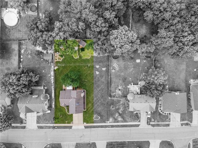 3212 Bryn Mawr Drive, Independence, MO 64057