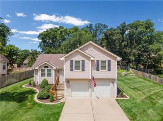 3212 Bryn Mawr Drive, Independence, MO 64057