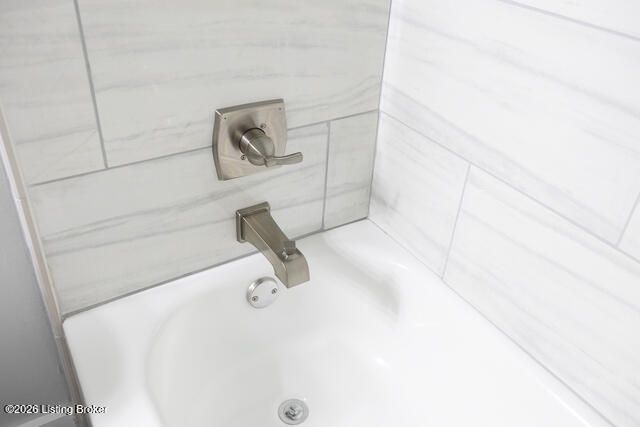 1004 Ash St, Louisville, KY 40217