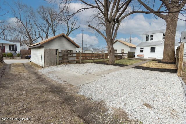 1004 Ash St, Louisville, KY 40217