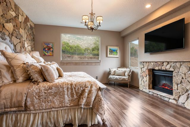 67 Juniper Hill Loop NE, Albuquerque, NM 87122