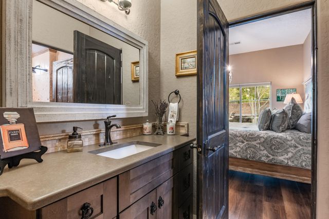 67 Juniper Hill Loop NE, Albuquerque, NM 87122