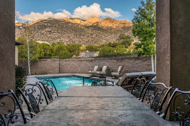 67 Juniper Hill Loop NE, Albuquerque, NM 87122