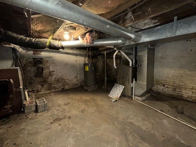 3011 Black Hawk Ave, Oxford, IA 52322